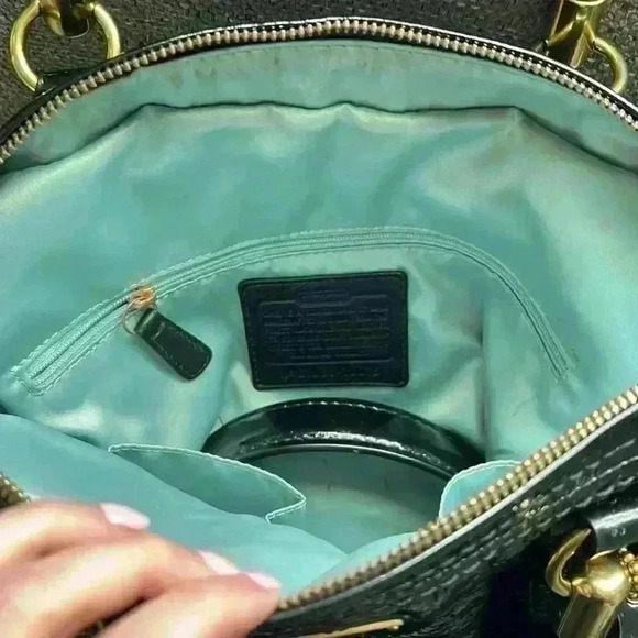 Coach vintage black patent leather purse with removable chain! - Picture 3 of 8